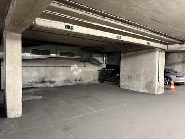 Garage vente à Paris, Île-de-France
