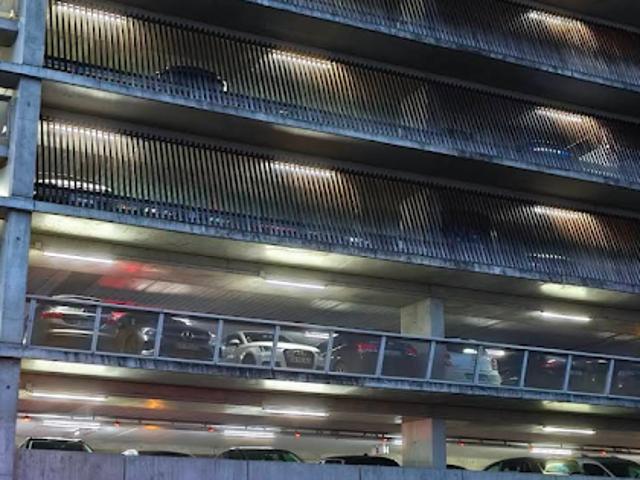 Garage vente à Tribunal-Gare-Porte de Schirmeck, Strasbourg