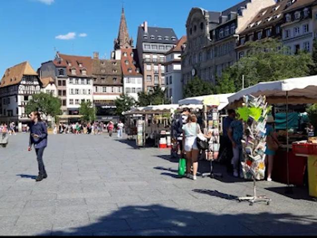 Garage vente à La Petite France, Strasbourg