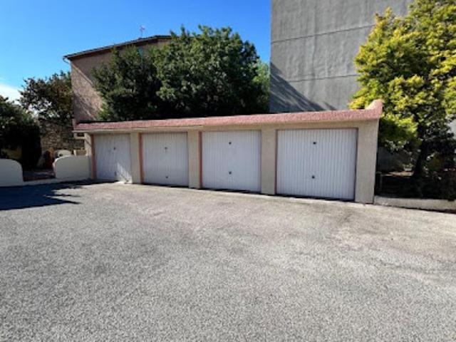Garage vente à Arrondissement de Toulon, Toulon