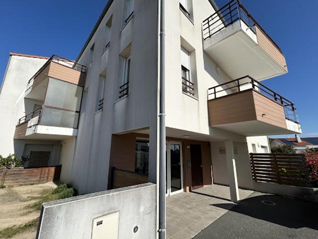 Garage vente à Les Sables-d'Olonne, Château-d'olonne