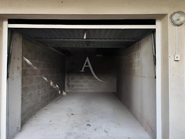 Garage vente à Les Sables-d'Olonne, Château-d'olonne