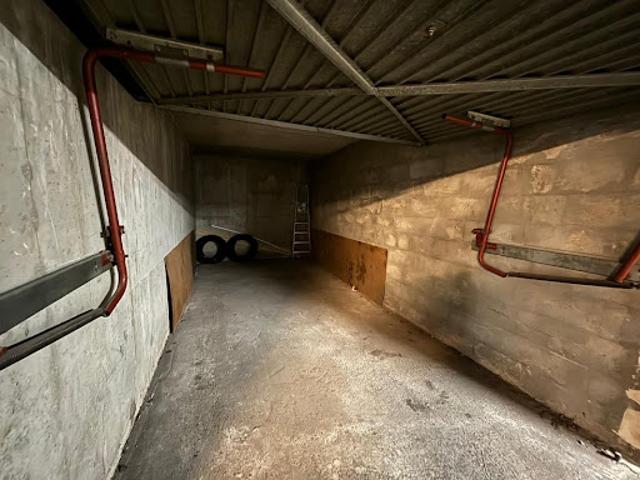 Garage vente à Paris, Île-de-France