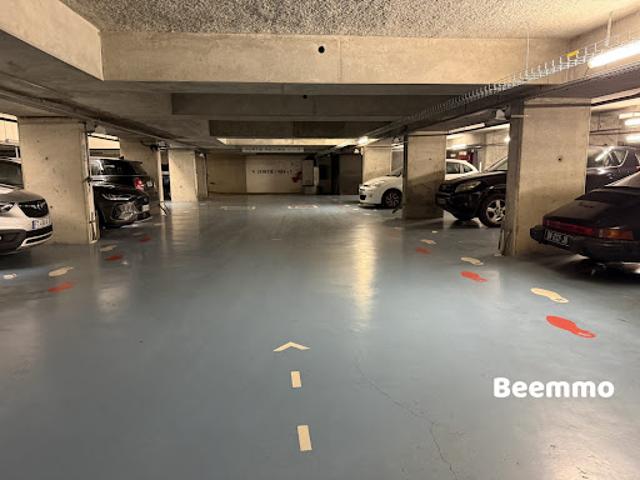 Garage vente à Paris, Île-de-France