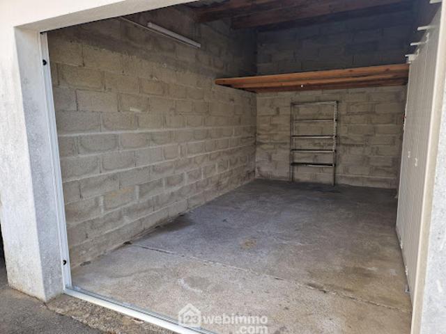 Garage vente à La Roche-sur-Yon, La Roche-sur-yon