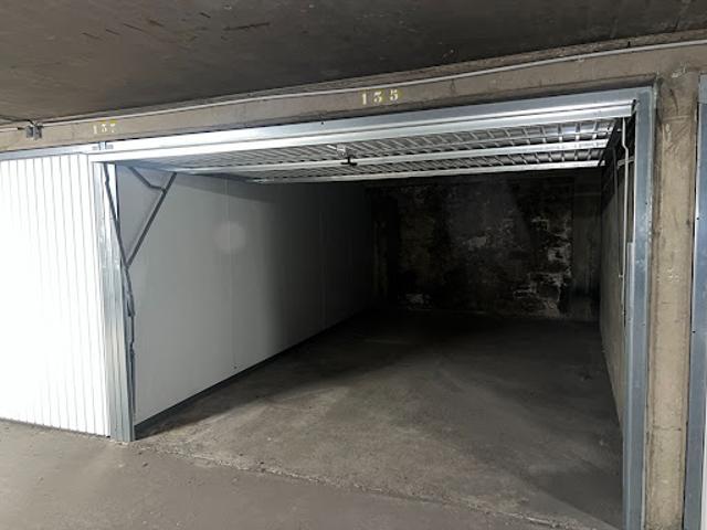 Garage vente à Paris, Île-de-France