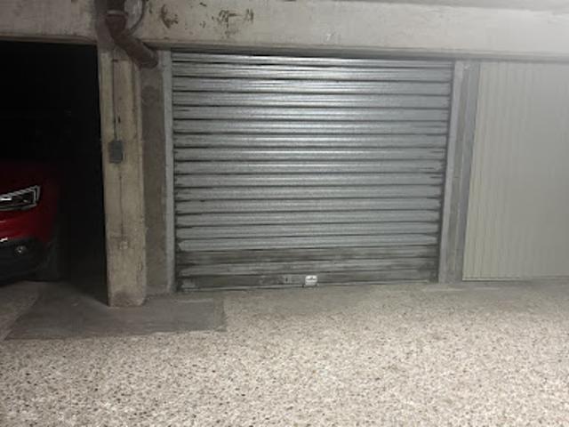 Garage vente à Évry, Petit-bourg