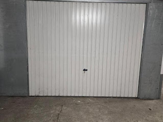 Garage vente à Évry, Petit-bourg