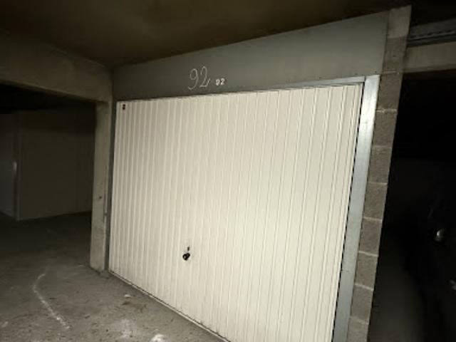Garage vente à Évry, Petit-bourg