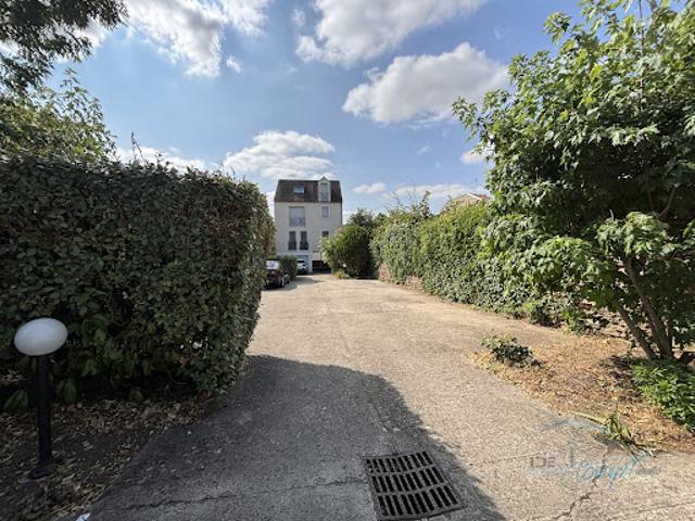 Garage vente à Lardy, Essonne
