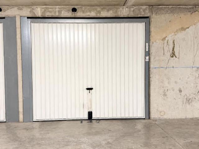 Garage vente à Saint-Denis, Saint-denis