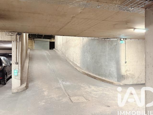 Garage vente à Paris, Île-de-France