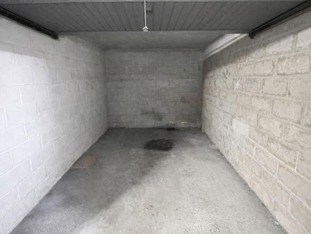 Garage vente à Paris, Île-de-France