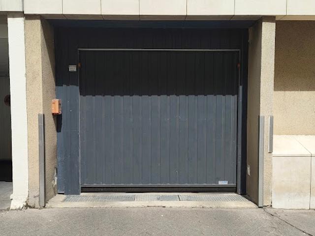 Garage vente à Paris, Île-de-France