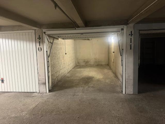 Garage vente à Paris, Île-de-France