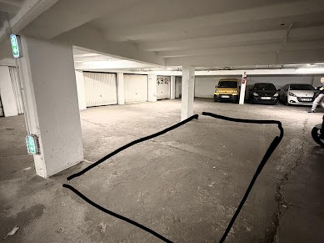 Garage vente à Paris, Île-de-France