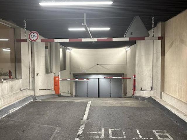 Garage vente à Paris, Île-de-France
