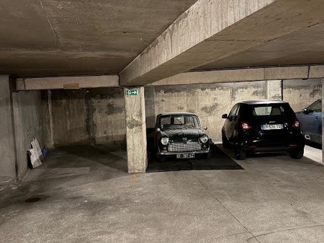Garage vente à Paris 6e Arrondissement, Paris