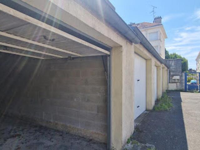Garage vente à Saint-Quentin, Saint-quentin