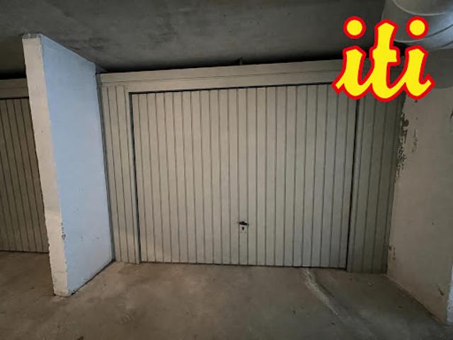 Garage vente à Les Sables-d'Olonne, Château-d'olonne