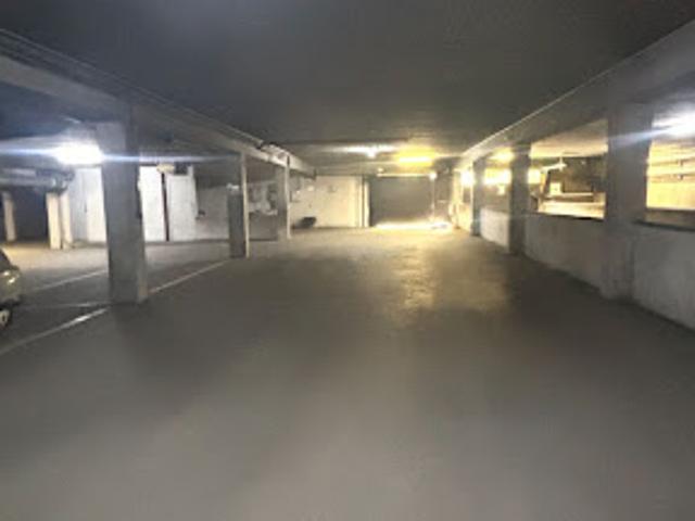Garage vente à Paris, Île-de-France