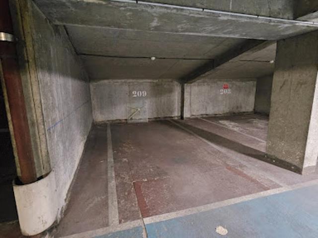 Garage vente à France métropolitaine, Courbevoie