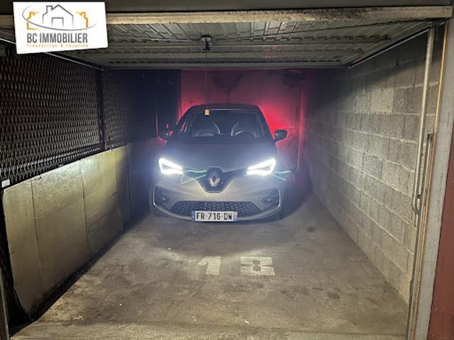 Garage vente à Ferney-Voltaire, Ain