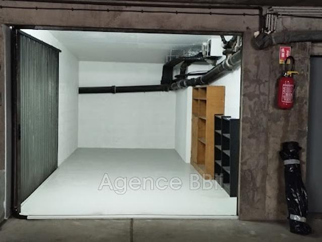 Garage vente à Paris, Île-de-France