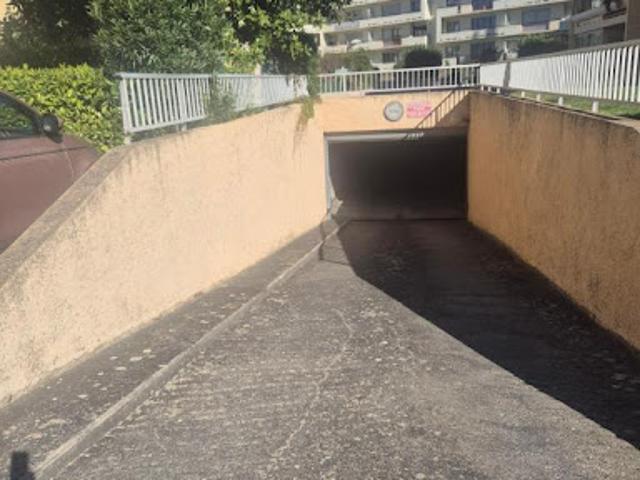 Garage vente à Nîmes, Pont-saint-esprit