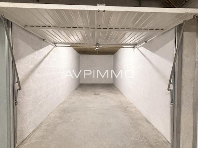 Garage vente à Arrondissement de Toulon, Saint-cyr-sur-mer