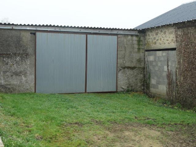 Garage vente à Saint-pierre-des-echaubrognes, Moulins