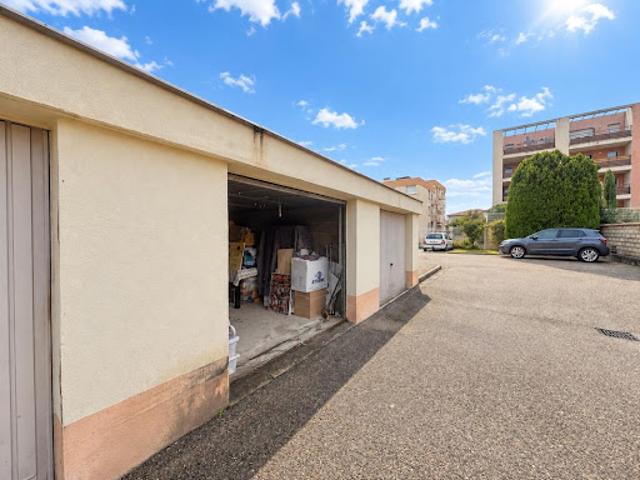Garage vente à Puech du Teil, Nîmes