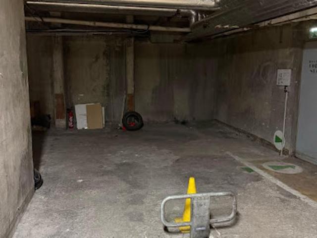 Garage vente à Paris, Île-de-France
