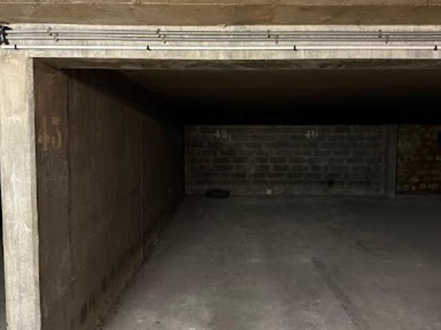 Garage vente à Paris, Île-de-France