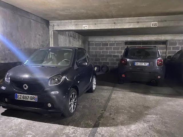 Garage vente à Paris, Chaillot