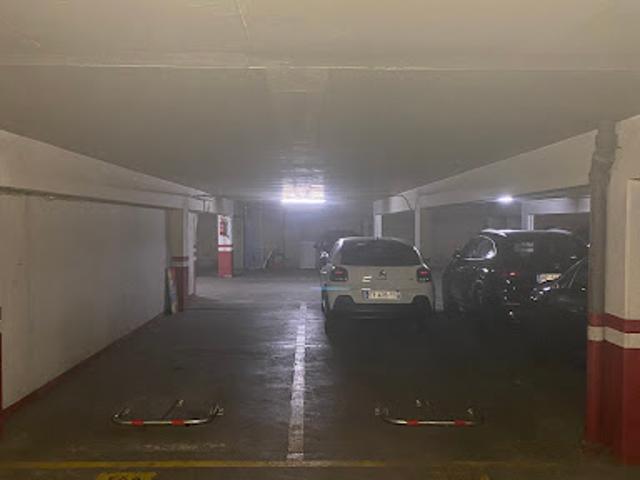 Garage vente à Paris, Île-de-France