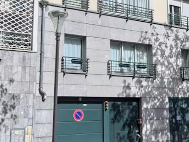Garage vente à Paris, Île-de-France