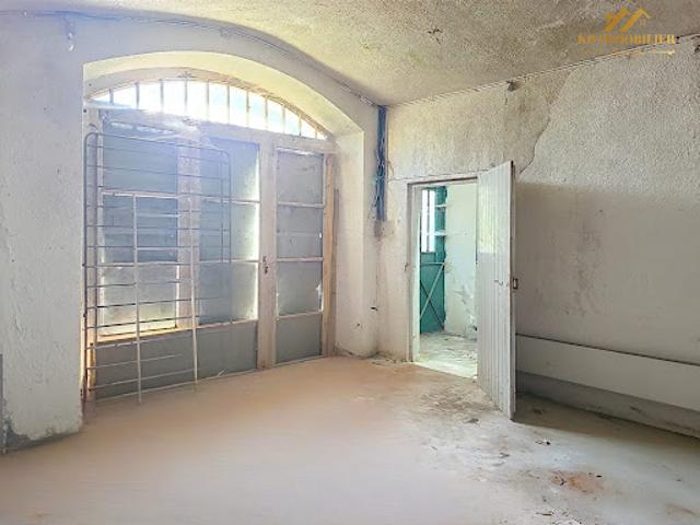 Garage vente à Privas, Coux