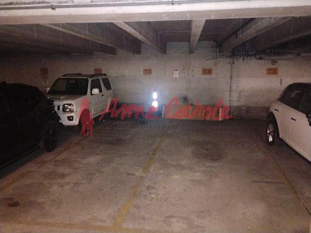 Garage vente à Paris, Île-de-France