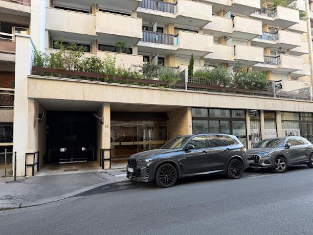 Garage vente à Paris 16e Arrondissement, Paris