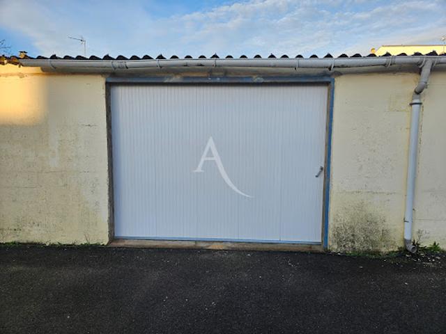 Garage vente à Les Sables-d'Olonne, Château-d'olonne