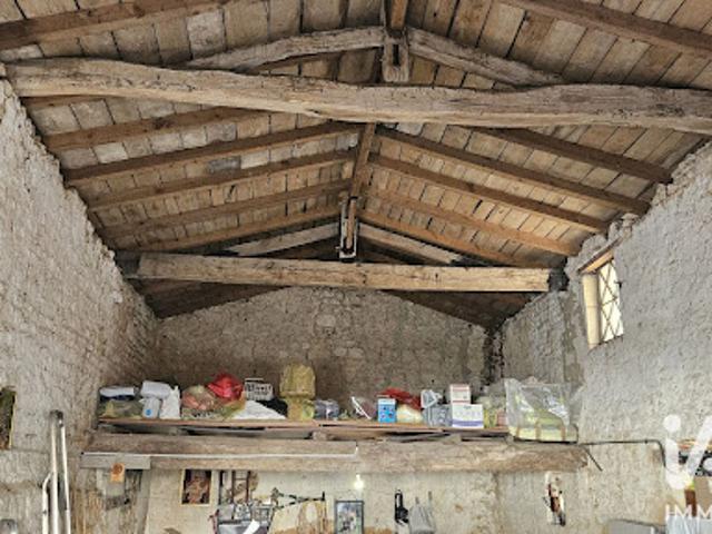 Garage vente à Saint-Jean-d'Angély, Taillebourg