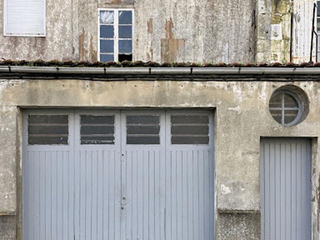 Garage vente à Rochefort