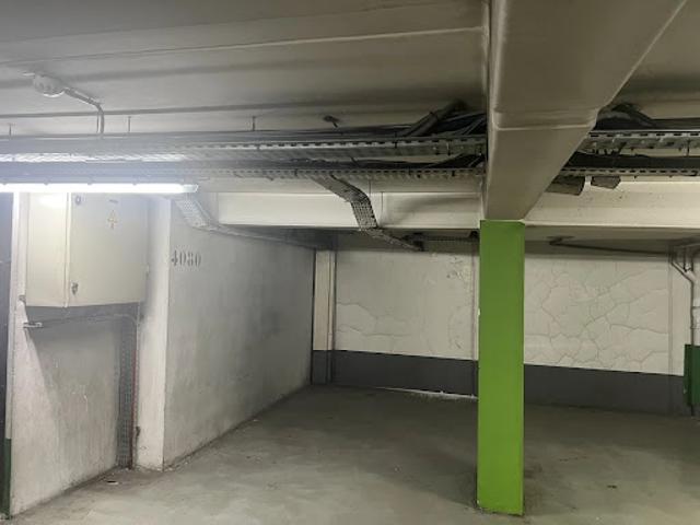 Garage vente à Paris, Île-de-France