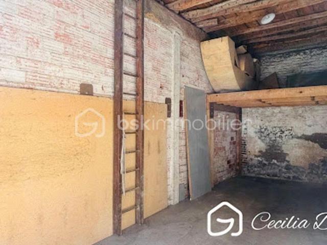 Garage vente à Sens, Villeneuve-sur-yonne