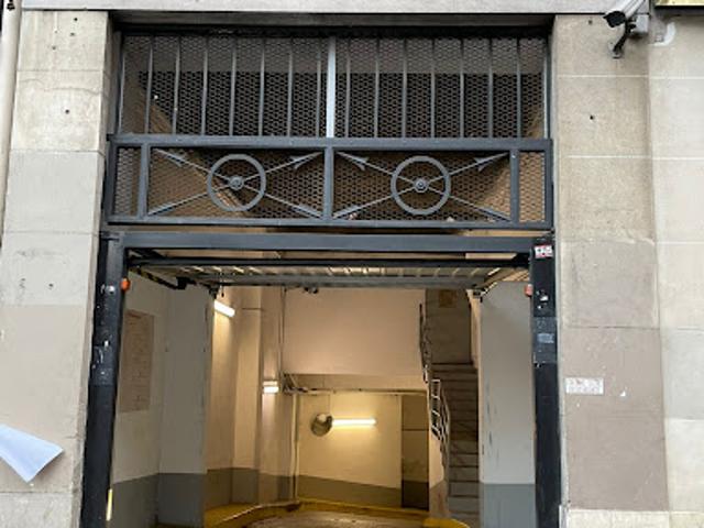 Garage vente à Paris, Île-de-France