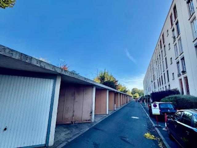 Garage vente à Torcy, Chelles