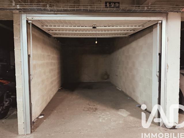 Garage vente à Paris, Île-de-France