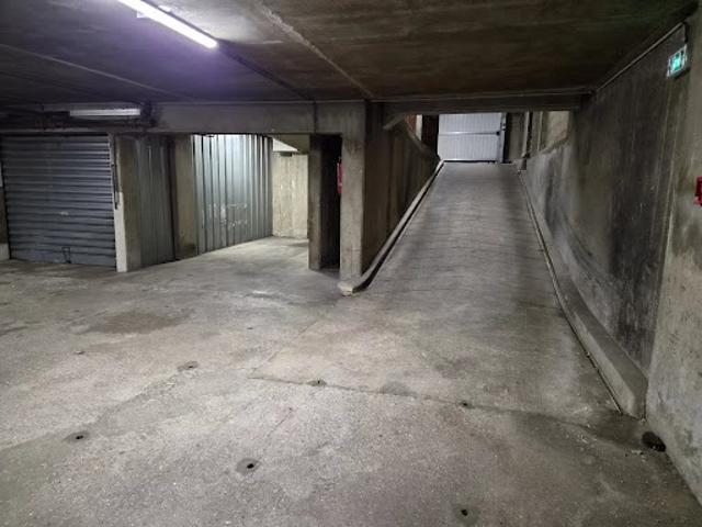 Garage vente à Paris 15e Arrondissement, Paris