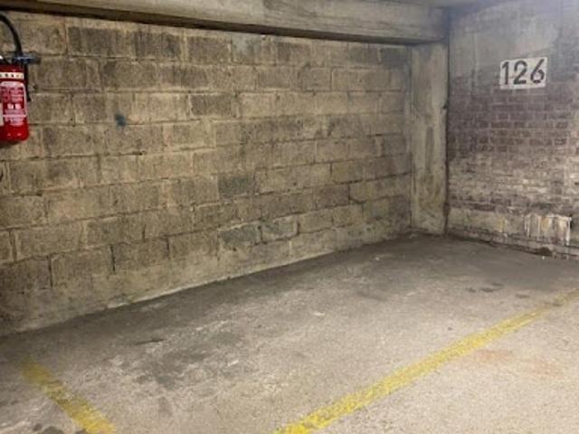Garage vente à Paris, Île-de-France